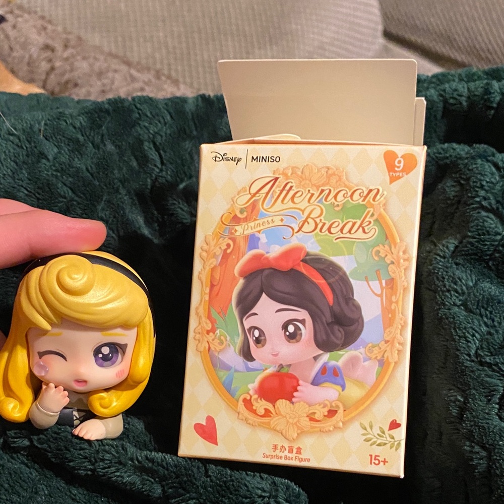 CUTE Disney Miniso Aurora Figure